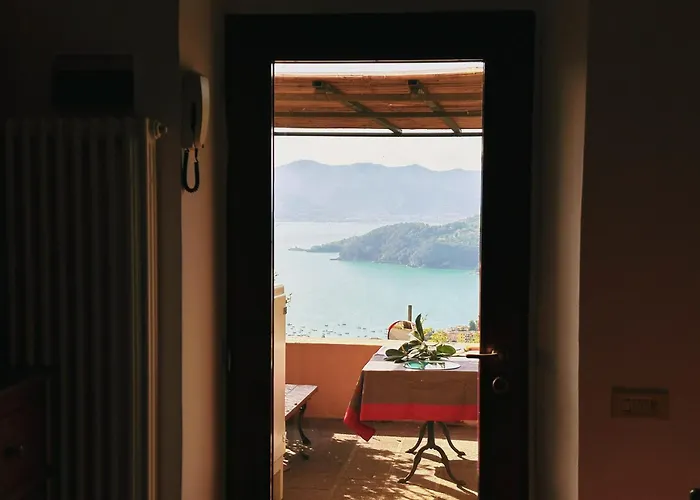 Vista Mare Serra, *