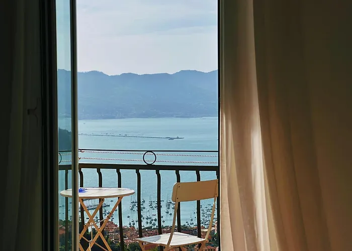 Vista Mare Serra, * Lerici